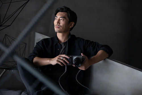 抖音怎么总是播放量500以下?